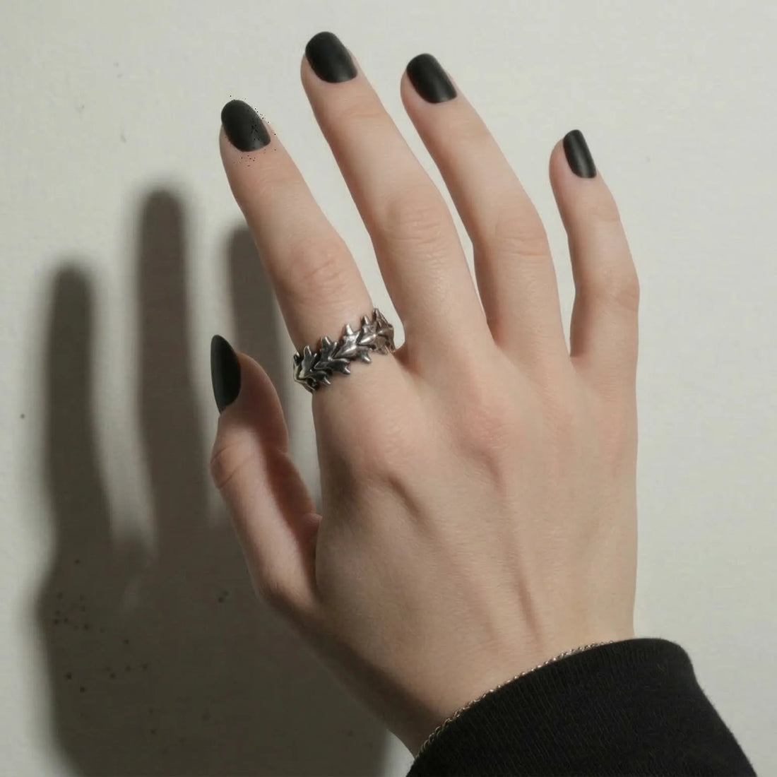 Moire Keel Spine Ring — Antique Silver Edge