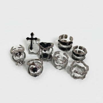 Moire Thorned Heart Cross Ring — Y2K Grunge Open Band