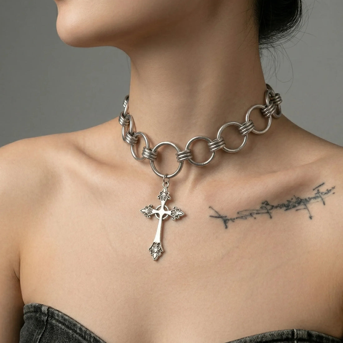 Moiré Iron Cross O-Chain