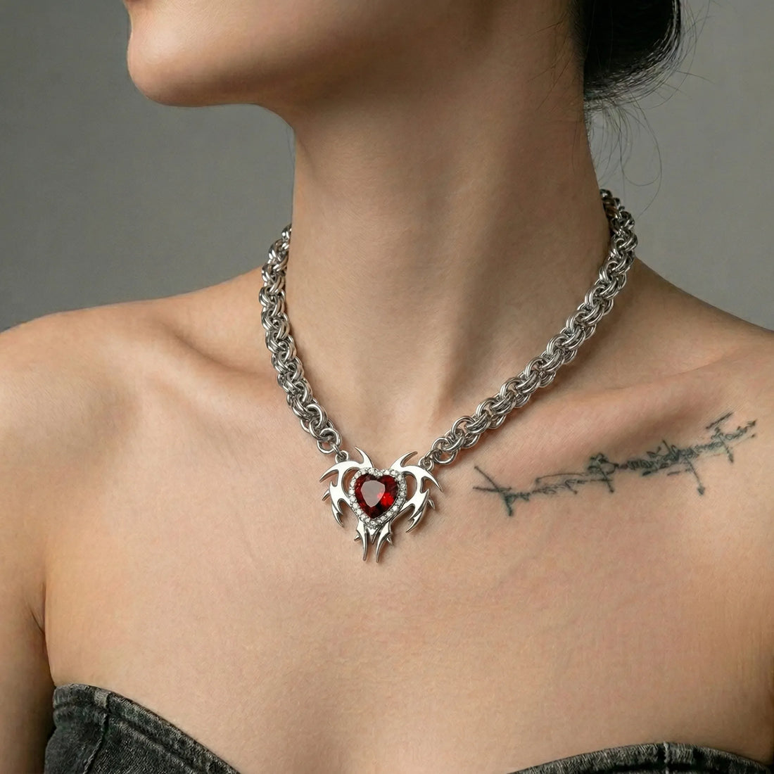 Moiré Thorn Heart Radiance Necklace