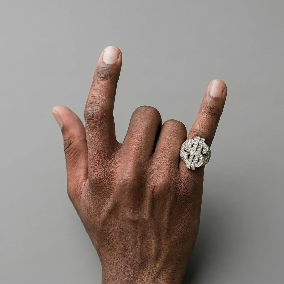 Moire P30 Studded Street Ring