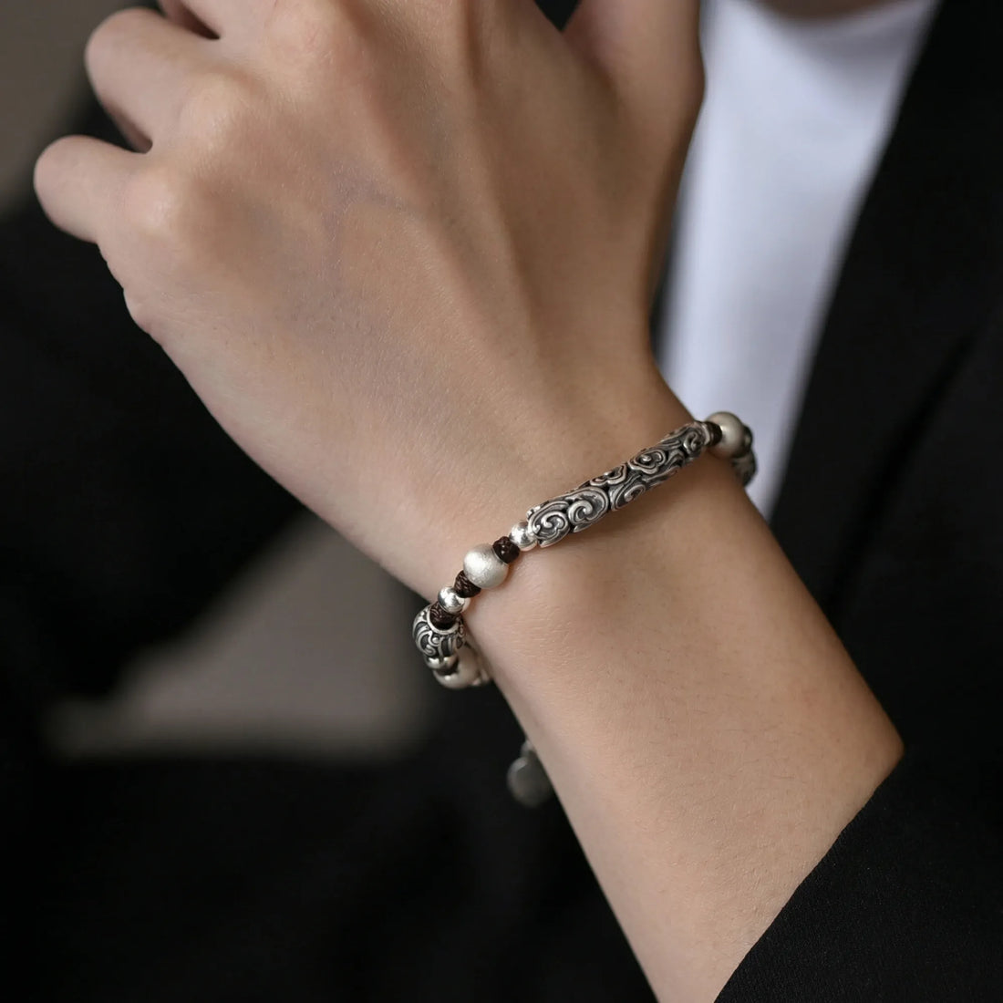Moiré Auspicious Cloud Cuff