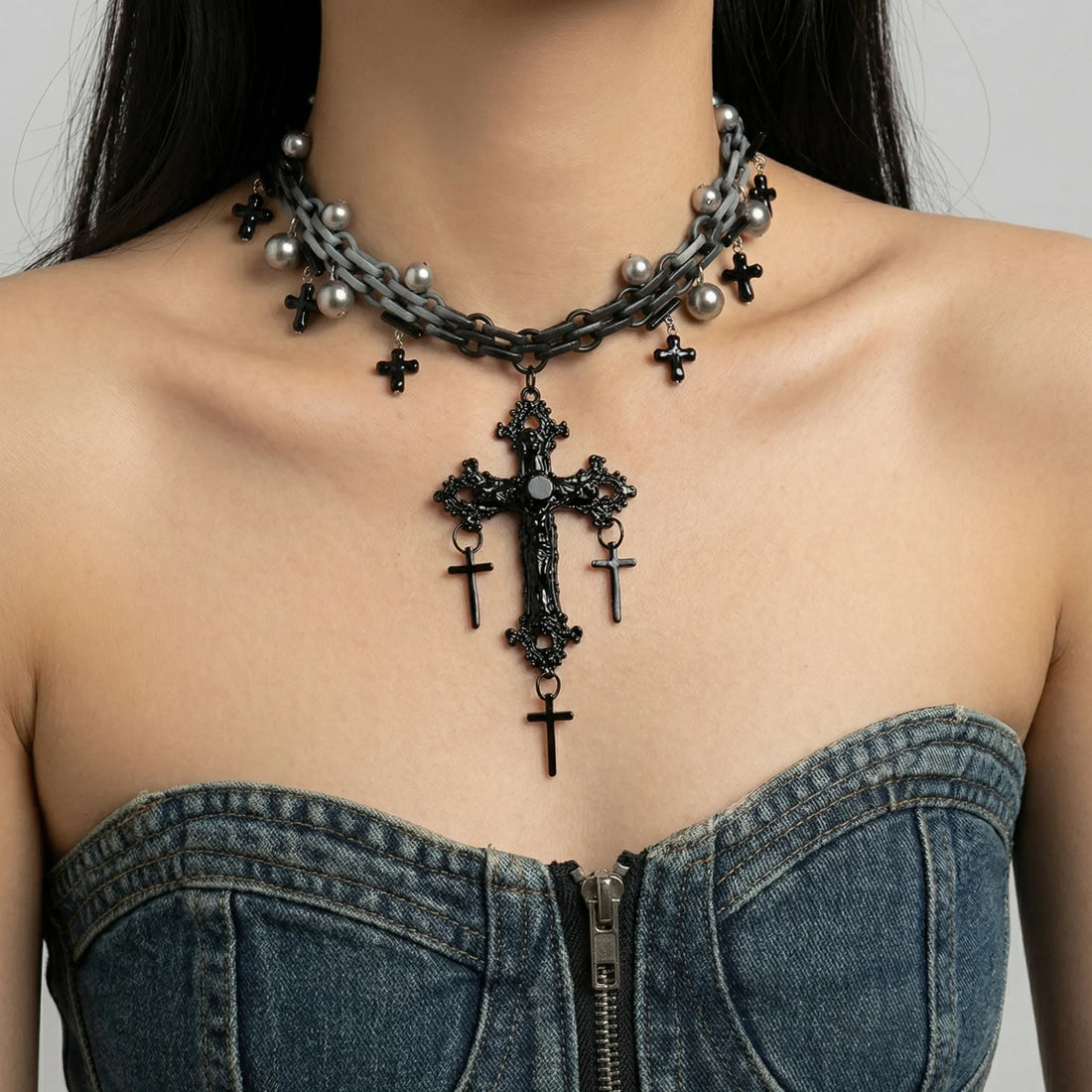 Moiré Sovereign Pearl Cross Necklace