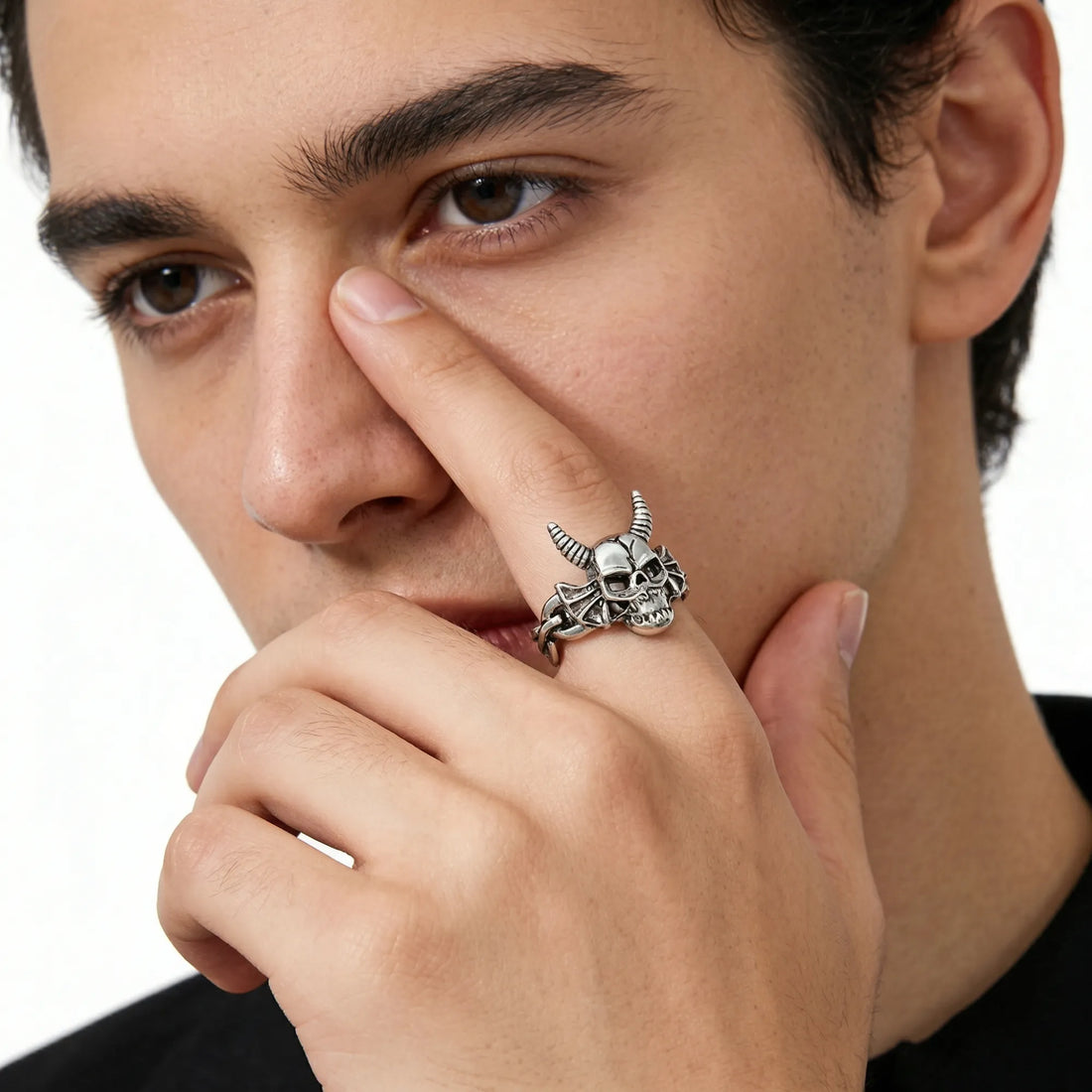 Moiré Horned Skull Relic Ring