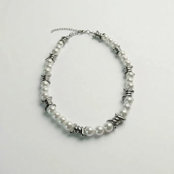 Moire Thorn Pearl Choker