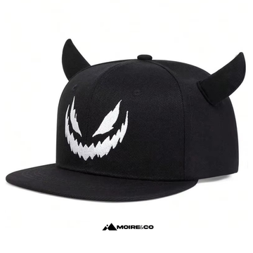 Moiré-Smiley-Kappe mit Hörnern – Urban Edge