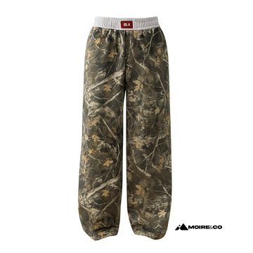 Strickhose mit Moiré-Motiv und Herbstlaub 